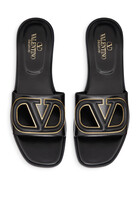 حذاء خفيف بفتحة بتصميم شعار حرف V